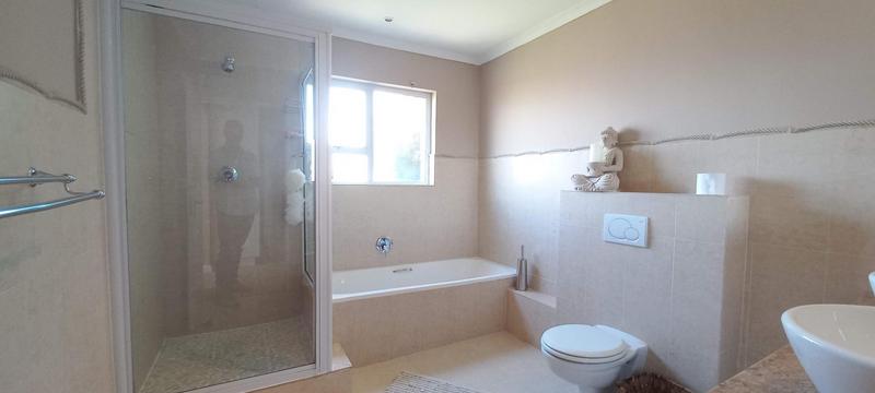 To Let 4 Bedroom Property for Rent in Dennegeur Western Cape